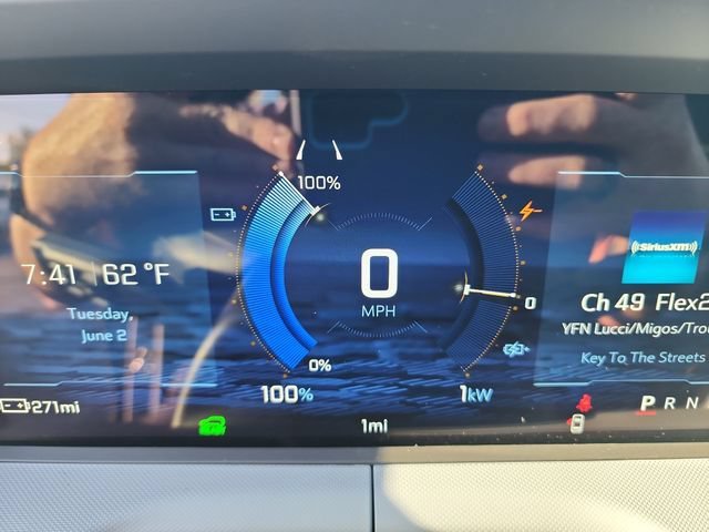2027 Chevrolet Bolt LT - Photo 15