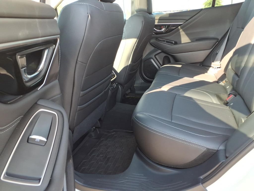 Used 2025 Crystal White Pearl Subaru Limited image 5