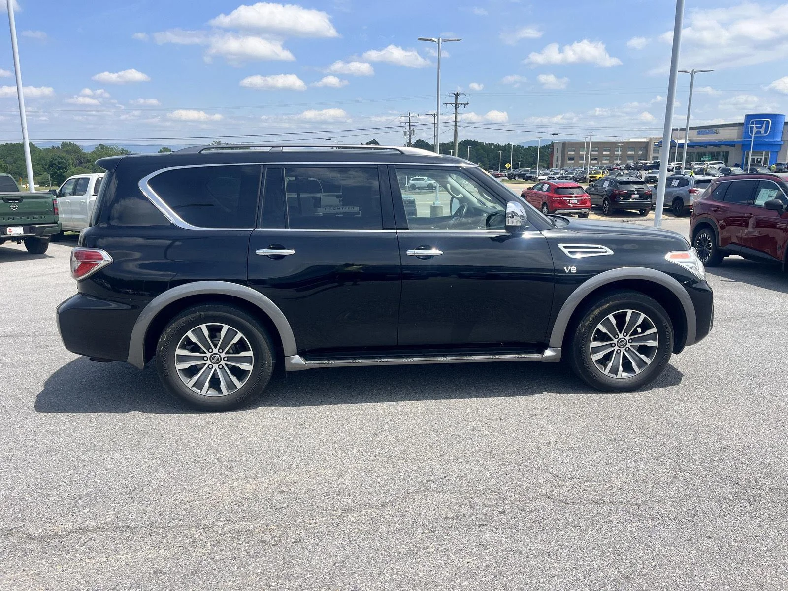 Used 2019 Super Black Nissan SL image 8
