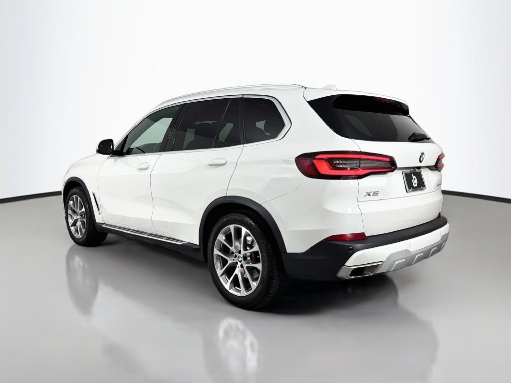 Used 2023 White BMW sDrive40i image 7