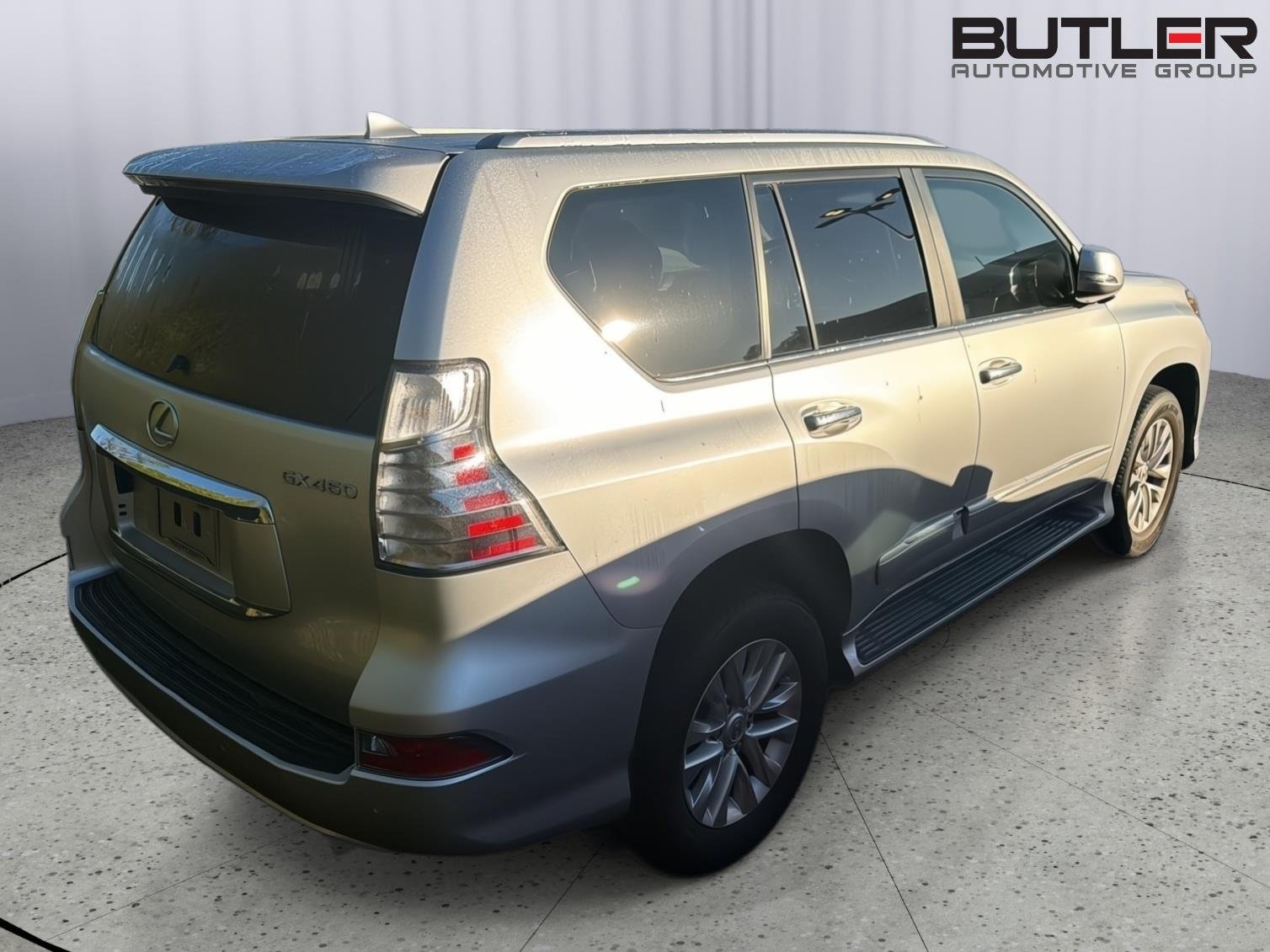 Used 2018 Silver Lining Metallic Lexus GX 460 Premium image 9