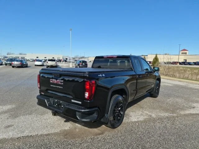Certified Used 2025 Onyx Black GMC Elevation image 5