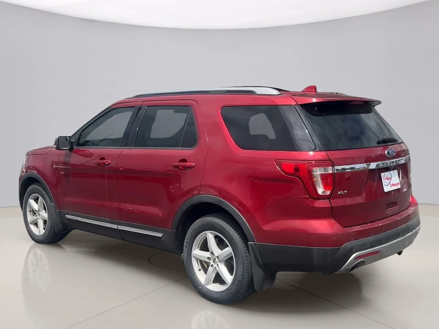 Used 2017 Red Ford XLT image 3