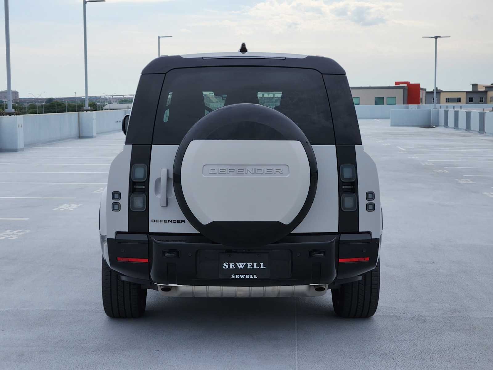 2026 Land Rover Defender X-Dynamic SE - Photo 6