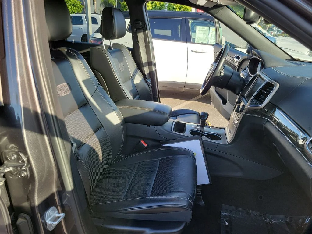 Used 2015 Gray Jeep Overland image 15