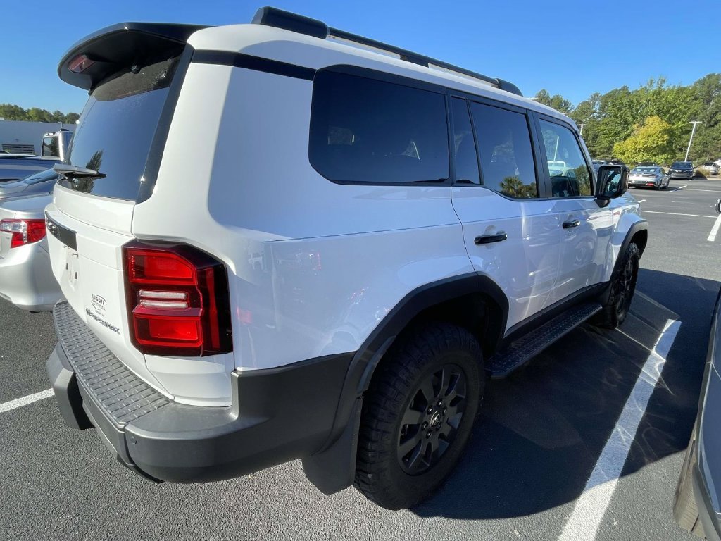 Used 2025 White Toyota Base image 10