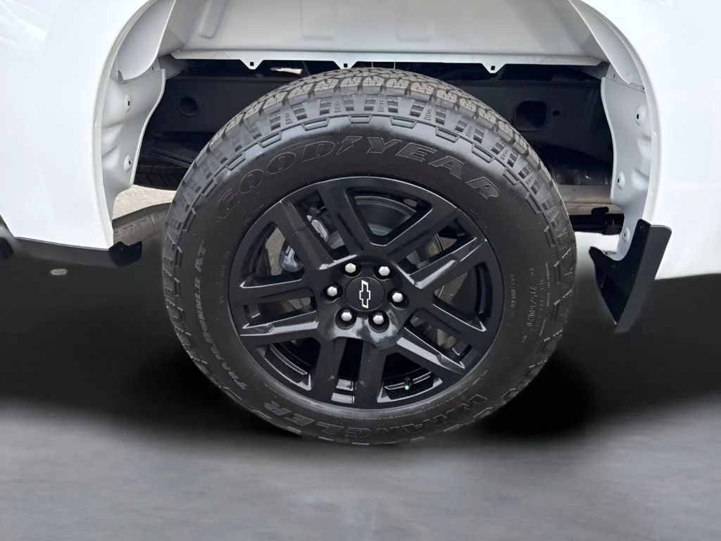 Used 2026 Summit White Chevrolet RST image 37