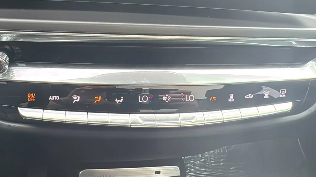 Used 2024 Crystal White Tricoat Cadillac Tech image 25