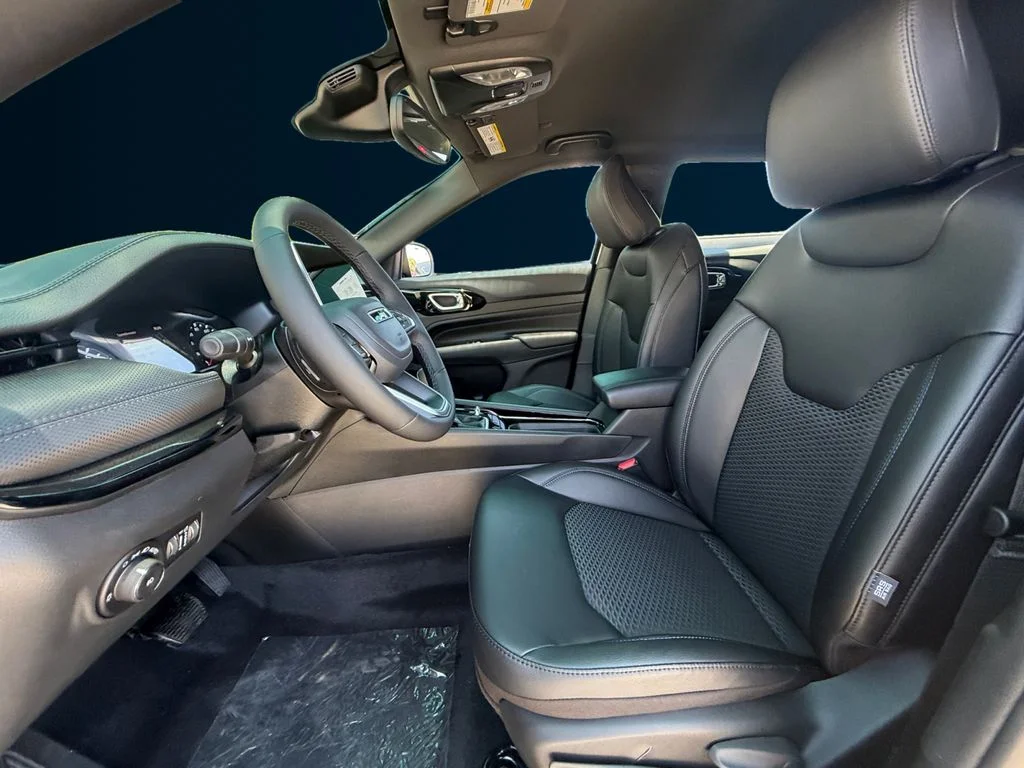 New 2026 Blue Jeep Latitude image 10