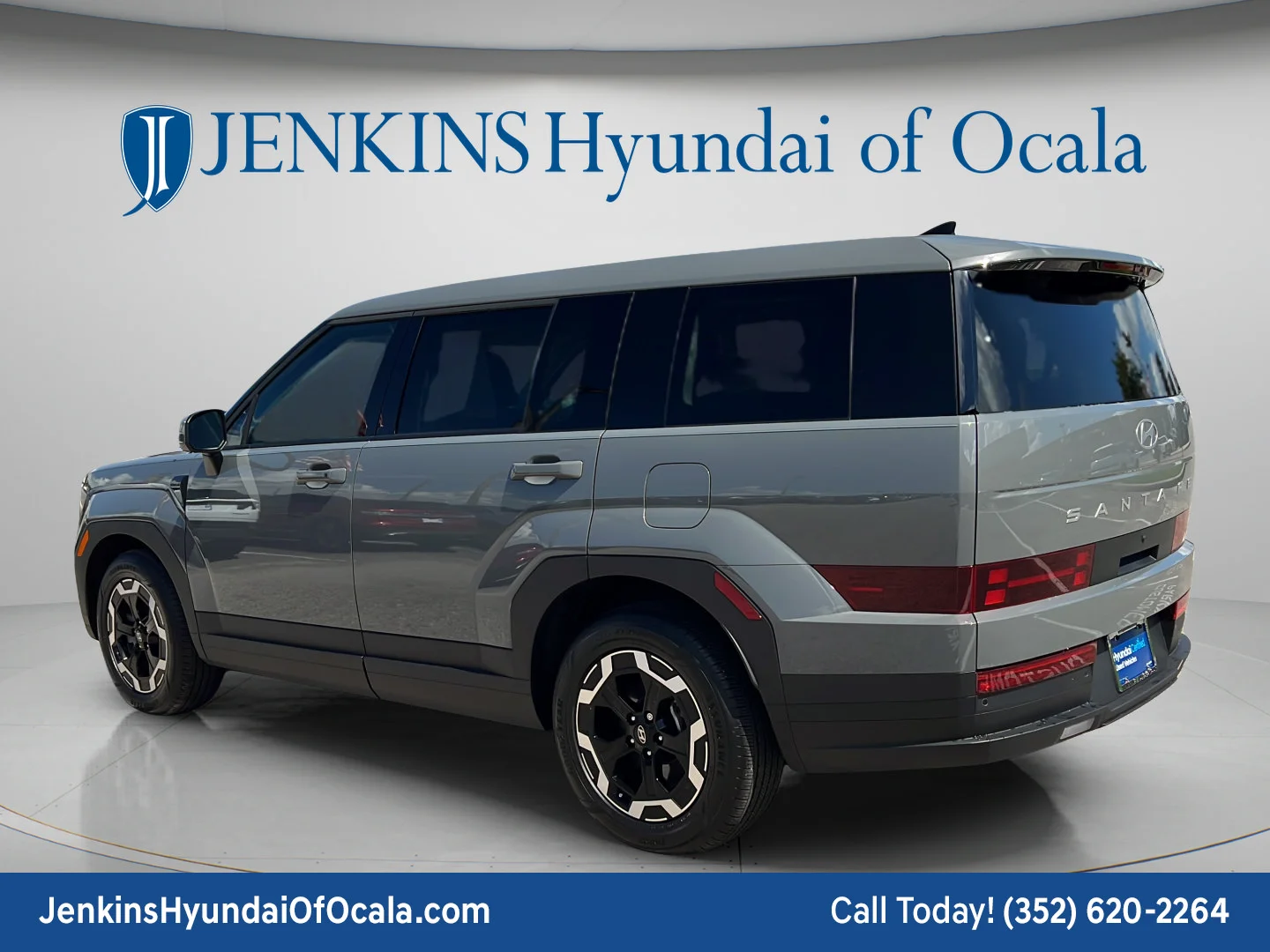 Used 2024 Hampton Gray Hyundai SE image 5