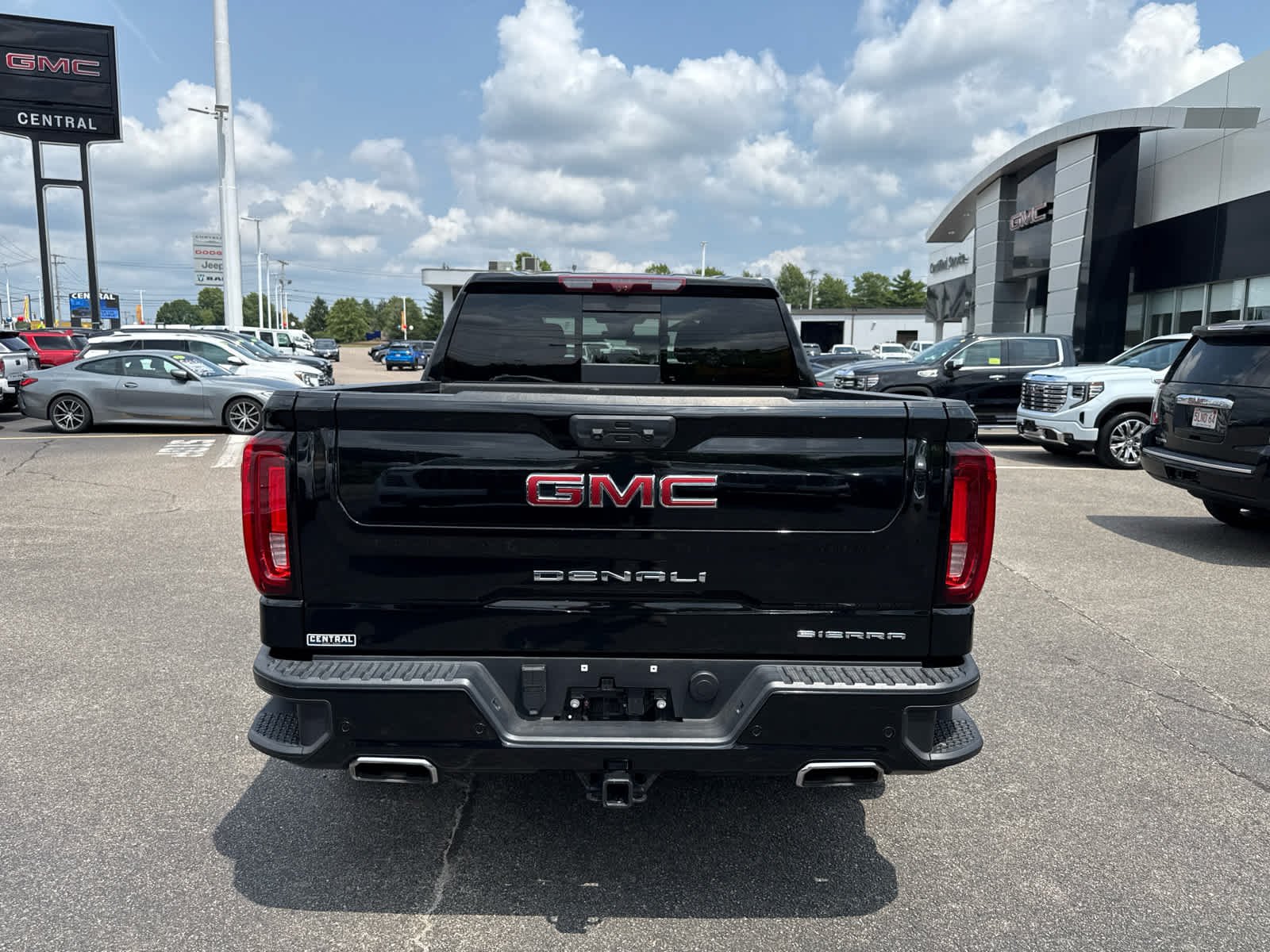 Used 2023 Onyx Black GMC Denali image 4