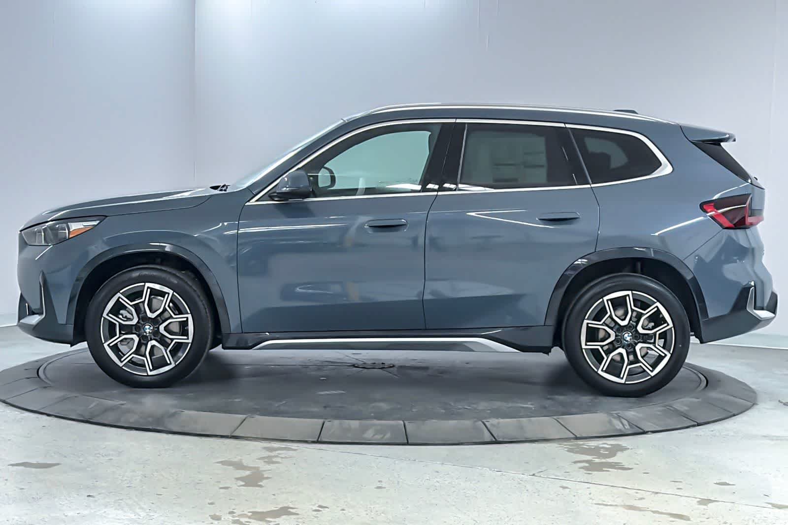 New 2026 Storm Bay Metallic BMW xDrive28i image 5