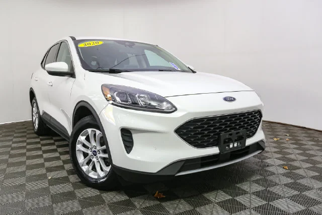 Used 2020 White Ford SE image 3