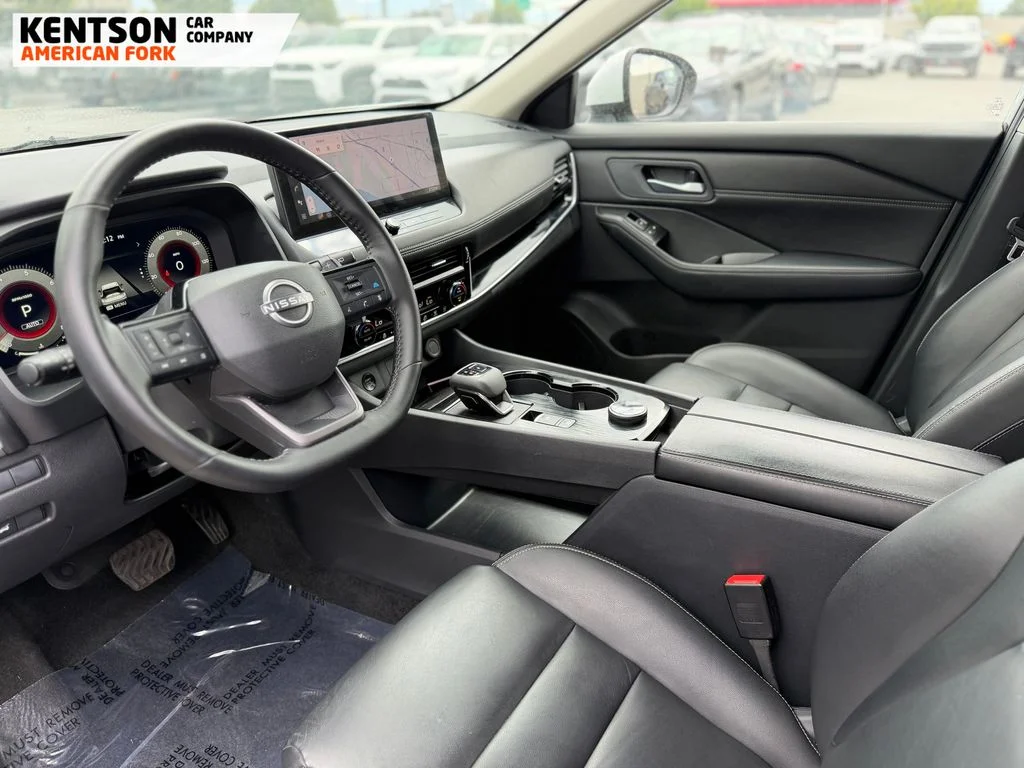 Used 2026 White Nissan SL image 23