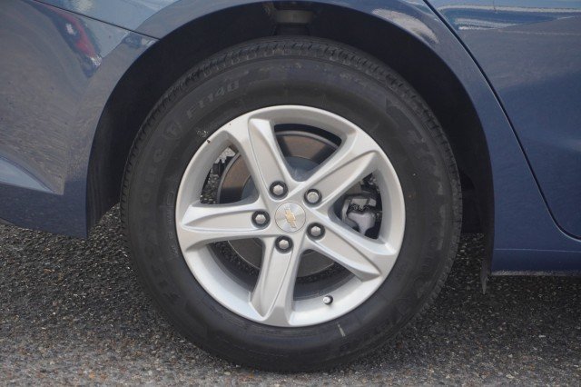 Used 2025 BLUE Chevrolet LS image 6