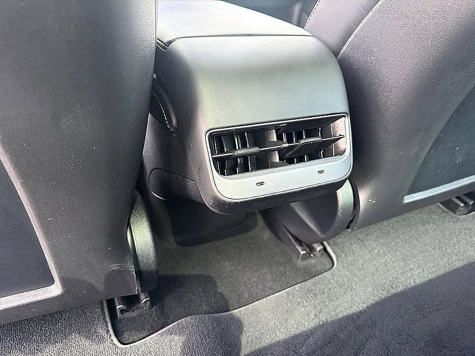 Used 2022 Black Tesla Long Range image 11
