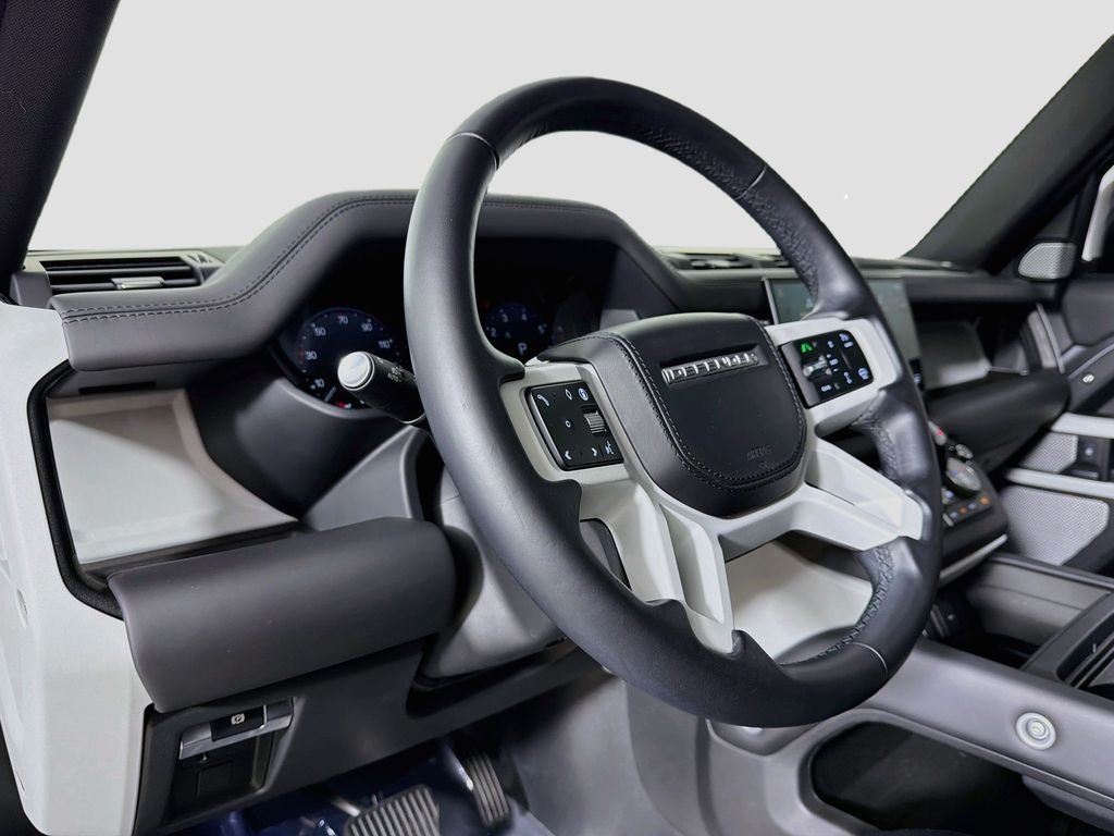 Certified Used 2024 Eiger Grey Metallic Land Rover X-Dynamic SE image 9