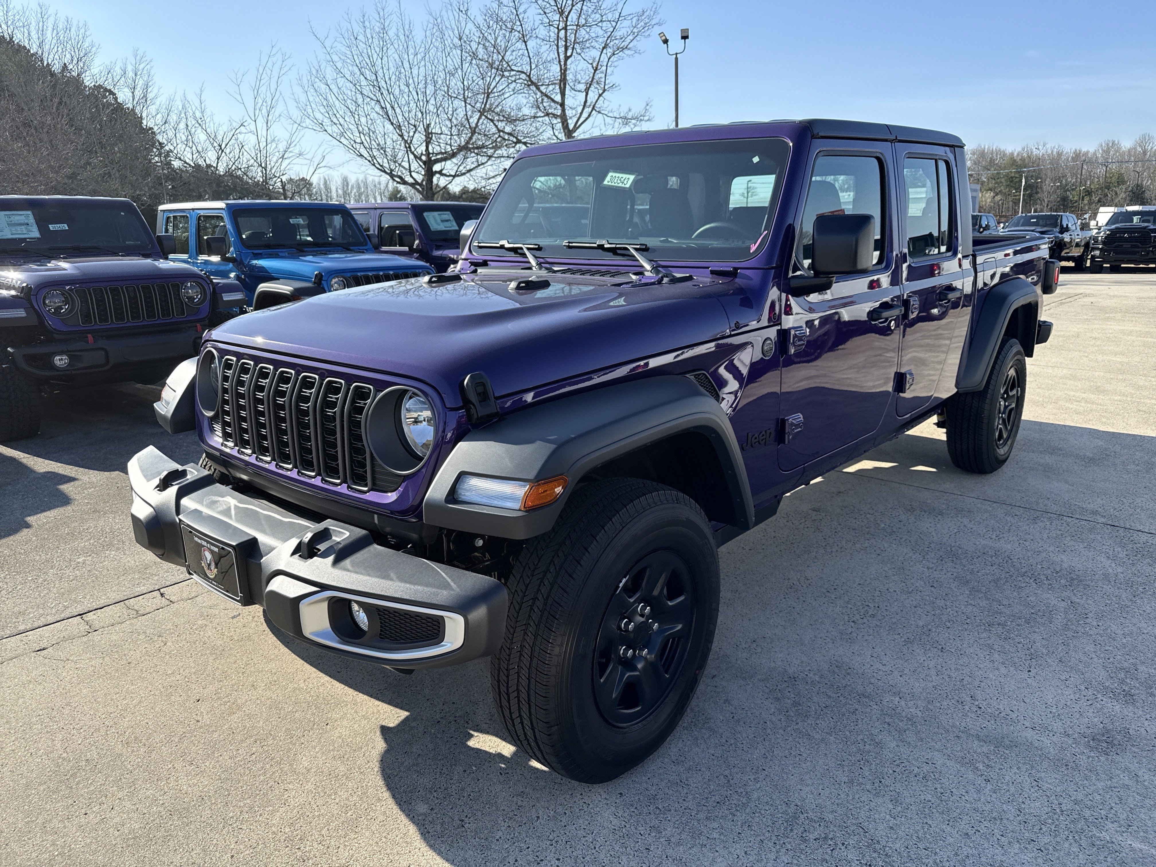 New 2026 Reign Jeep Sport image 3