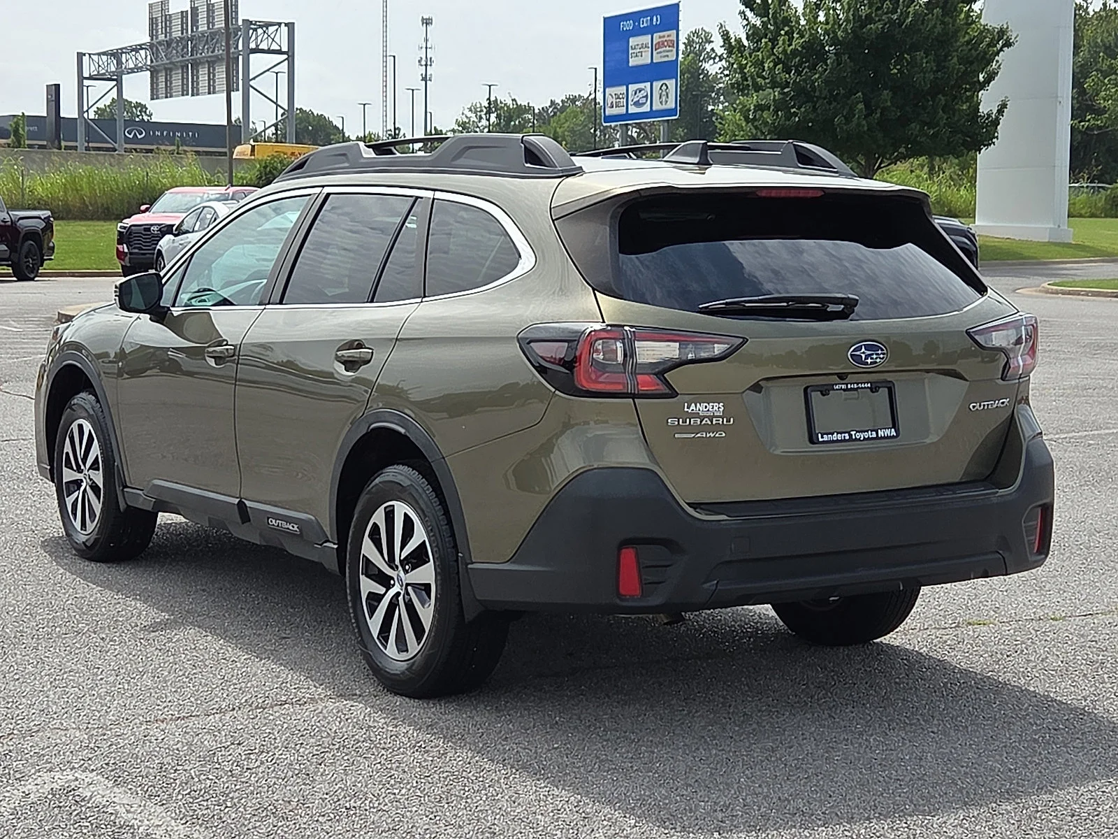 Used 2020 Autumn Green Metallic Subaru Premium image 4