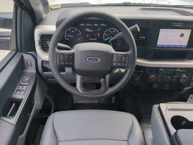 2025 Ford F-350 Super Duty Chassis Cab XL - Photo 15