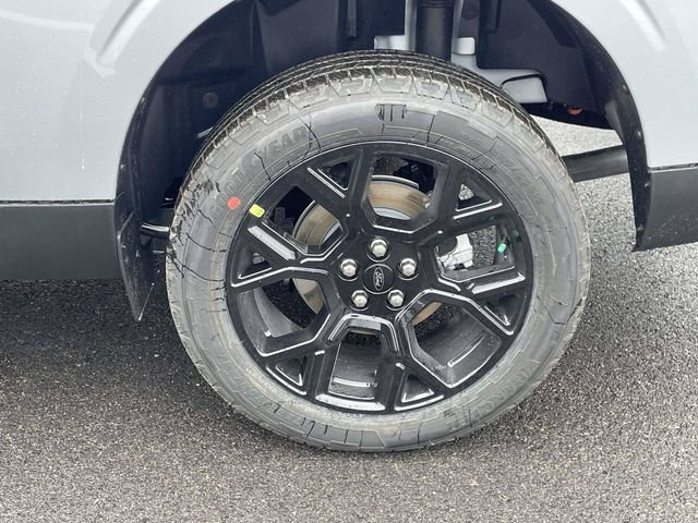 New 2026 Space White Metallic Ford XLT image 27