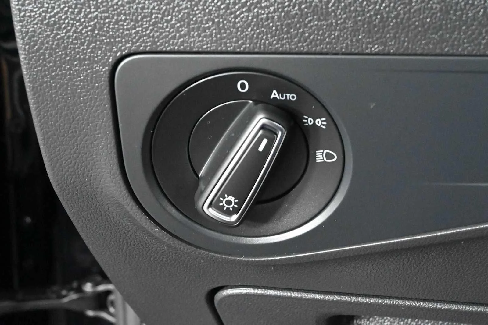 Certified Used 2023 Deep Black Pearl Volkswagen SE image 19