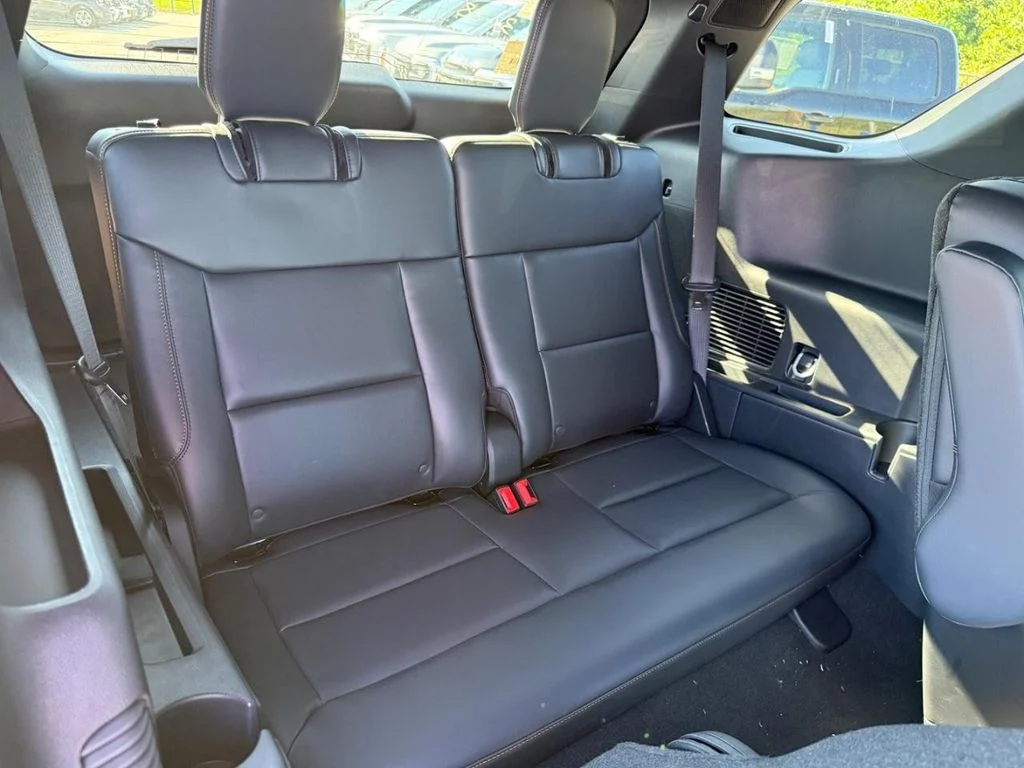 New 2026 Carbonized Gray Metallic Ford Tremor® image 6