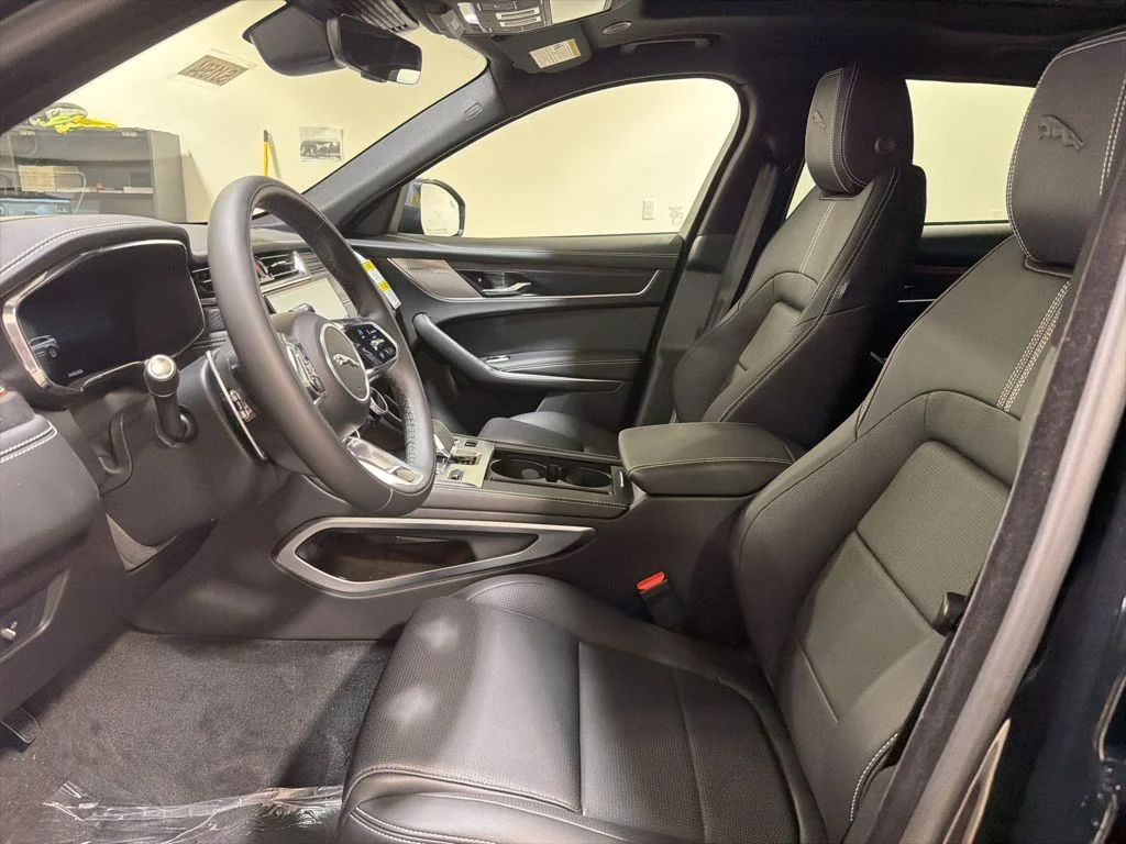 2026 Jaguar F-Pace R-Dynamic S - Photo 11