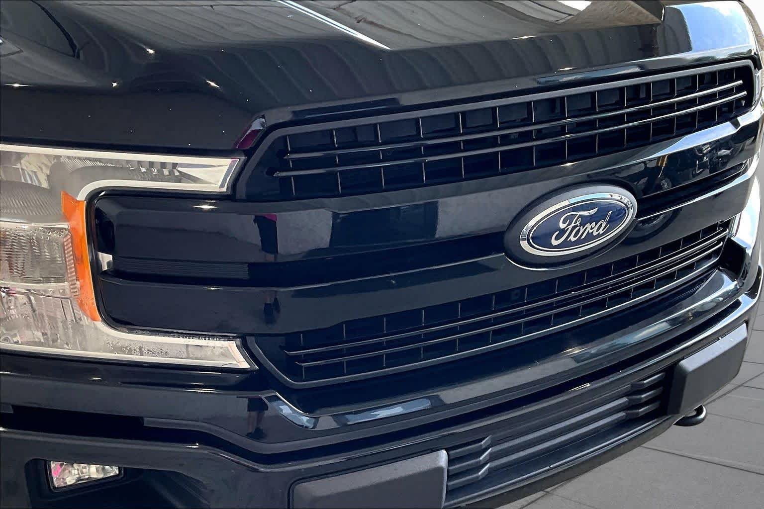 Used 2018 Shadow Black Ford LARIAT image 30