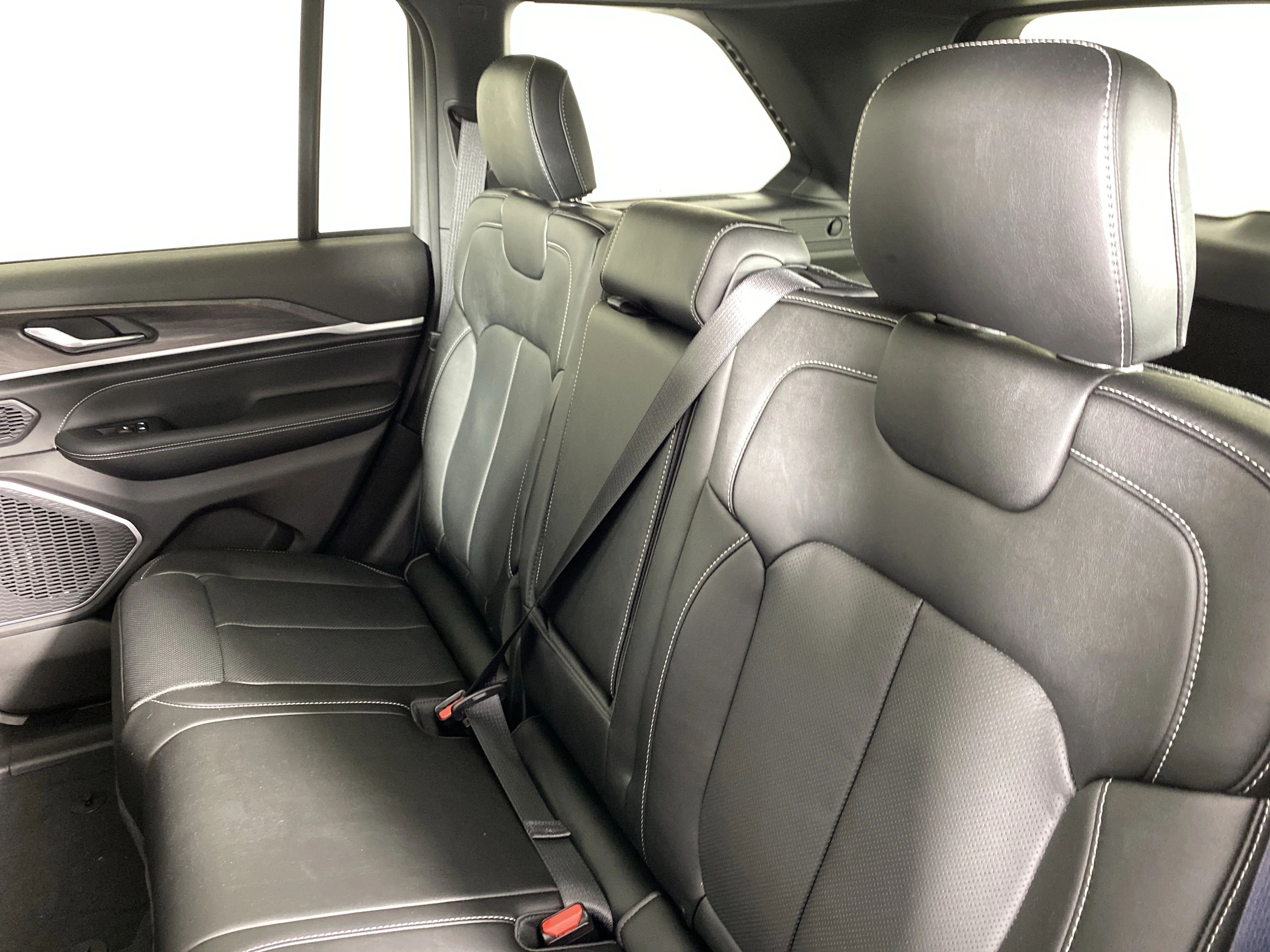 New 2026 Steel Blue Exterior Paint Jeep Limited Reserve image 30