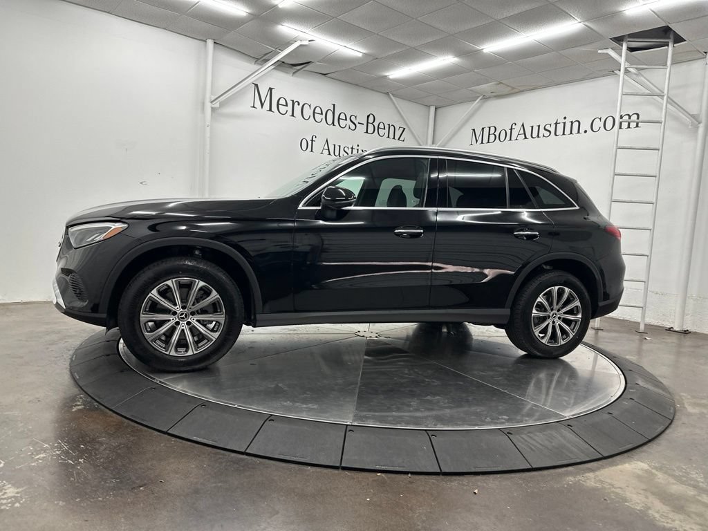 New 2026 Black Mercedes-Benz GLC 300 image 34