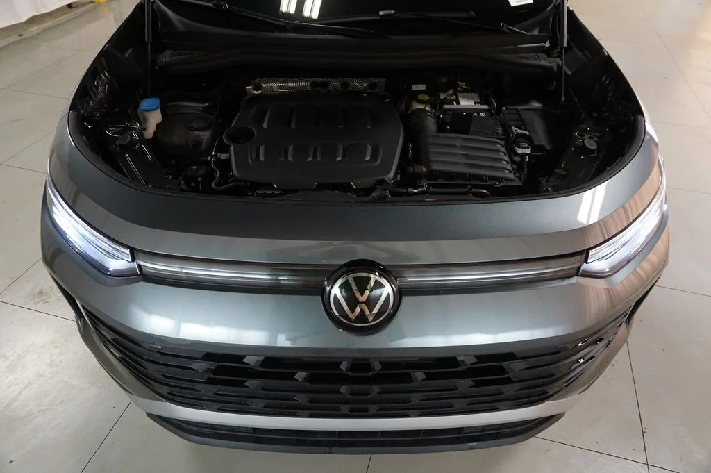 New 2026 Platinum Gray Volkswagen 2.0T SE image 26