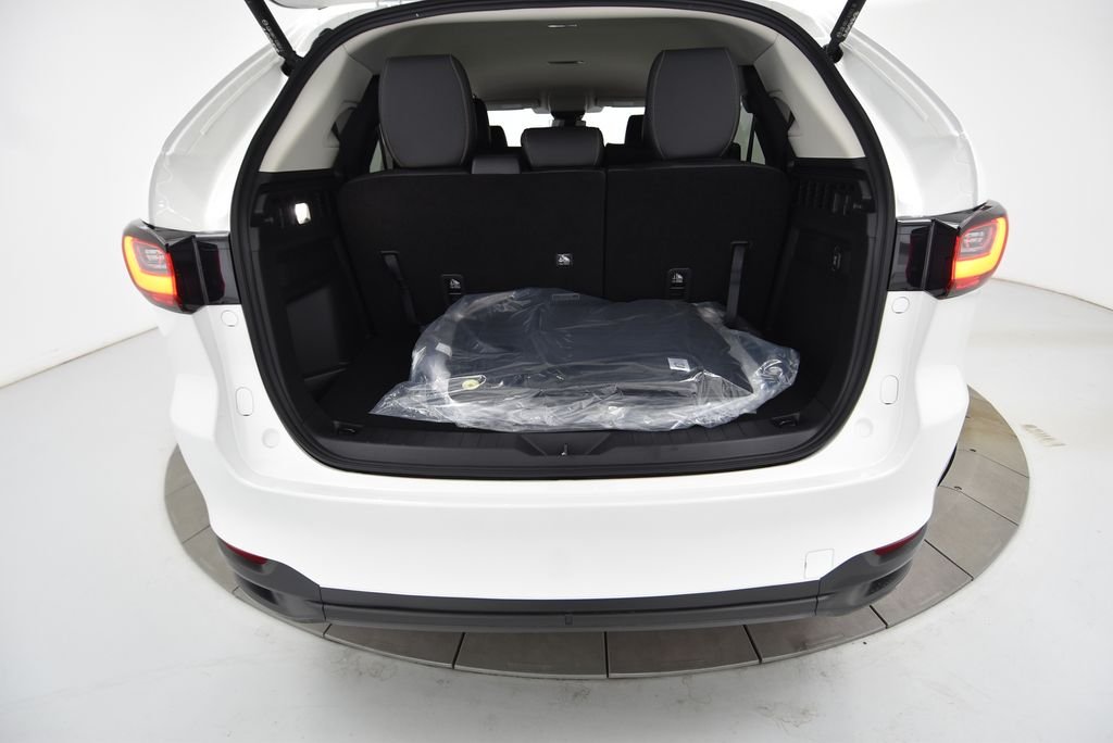Certified Used 2025 White Mazda 3.3 Turbo Select image 30