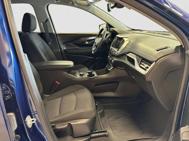 Used 2022  GMC SLE image 16
