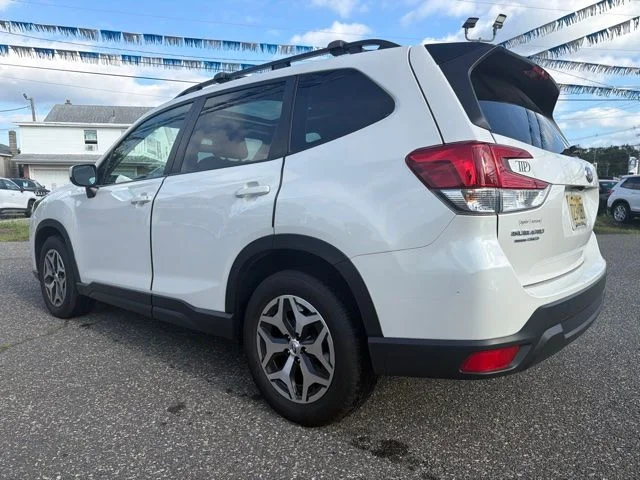 Used 2024 Crystal White Pearl Subaru Premium image 5