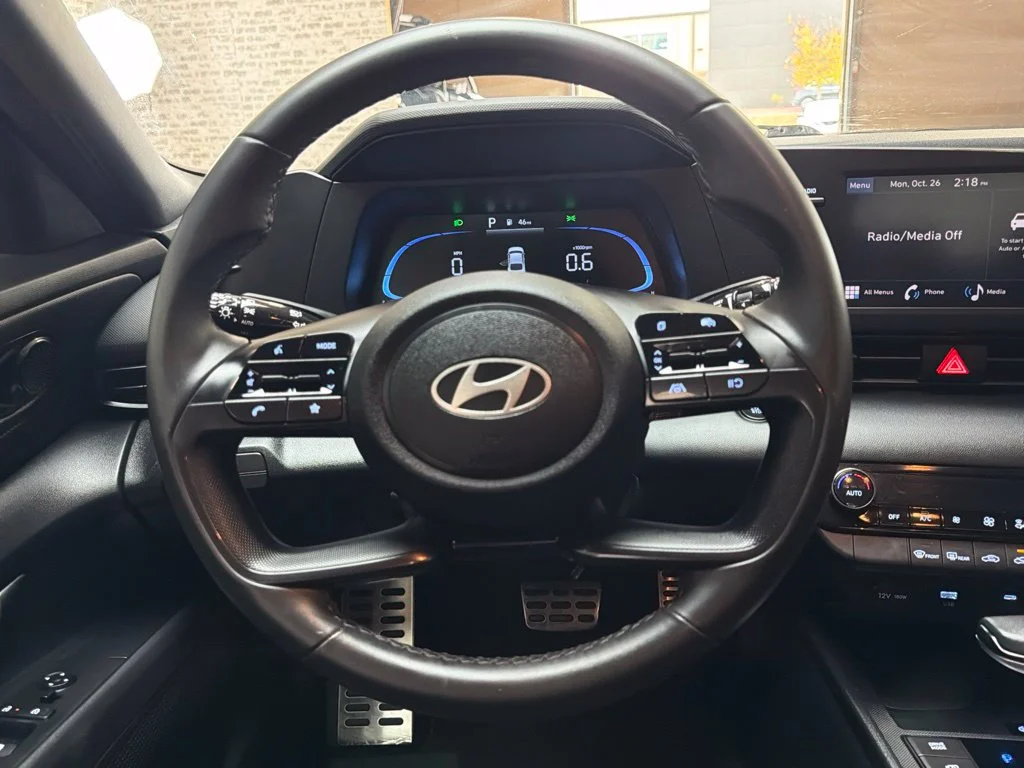 Used 2025 Amazon Gray Hyundai SEL Sport image 24