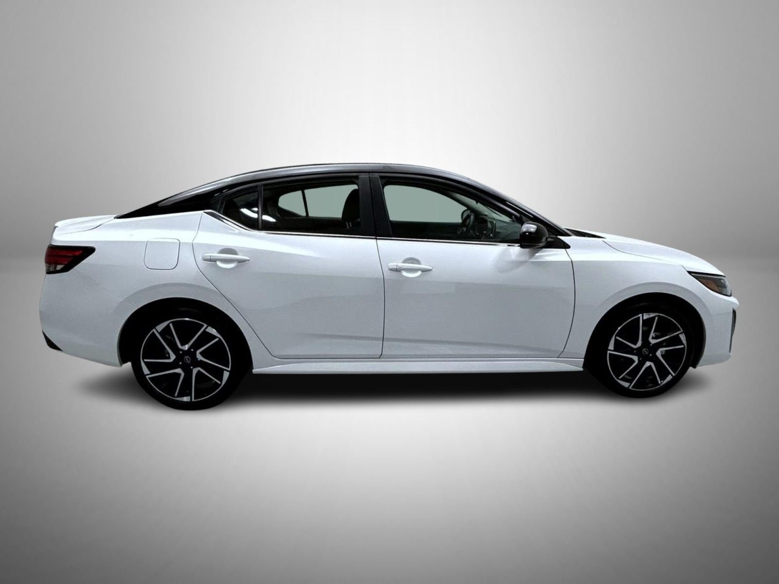Used 2024 White Nissan SR image 4