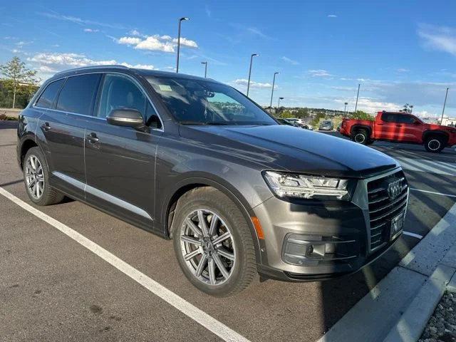Used 2019 Gray Audi 55 Prestige image 2