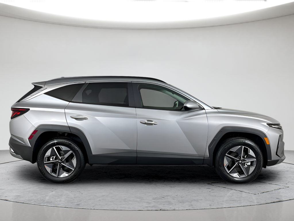 New 2026 Silver Hyundai SEL image 2