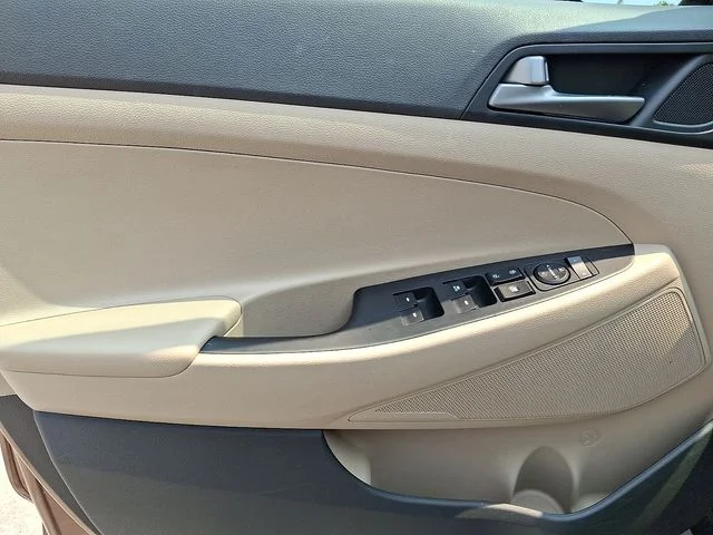 Used 2017 Beige Hyundai Sport image 12