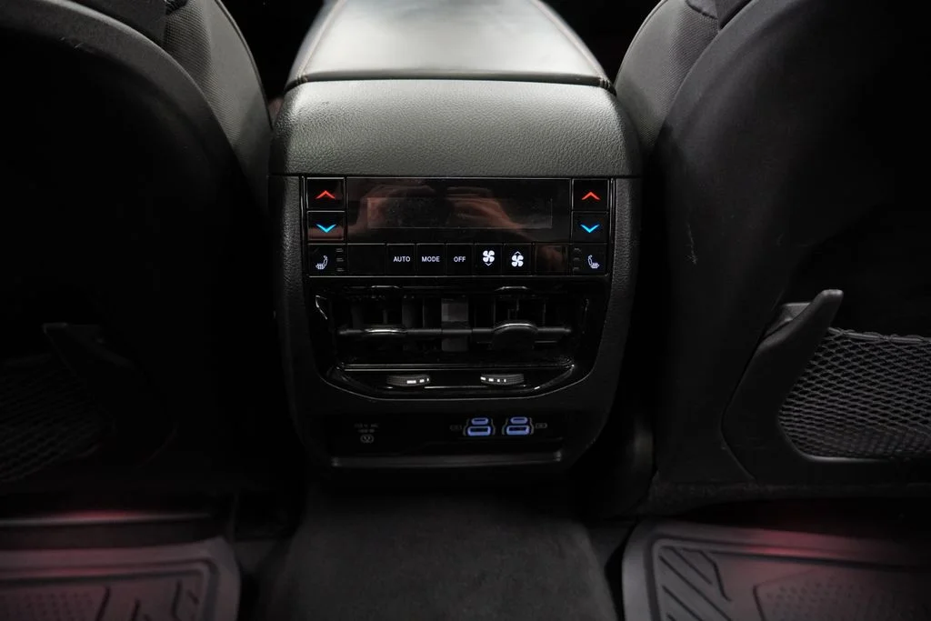 Used 2022 White Jeep Summit image 31