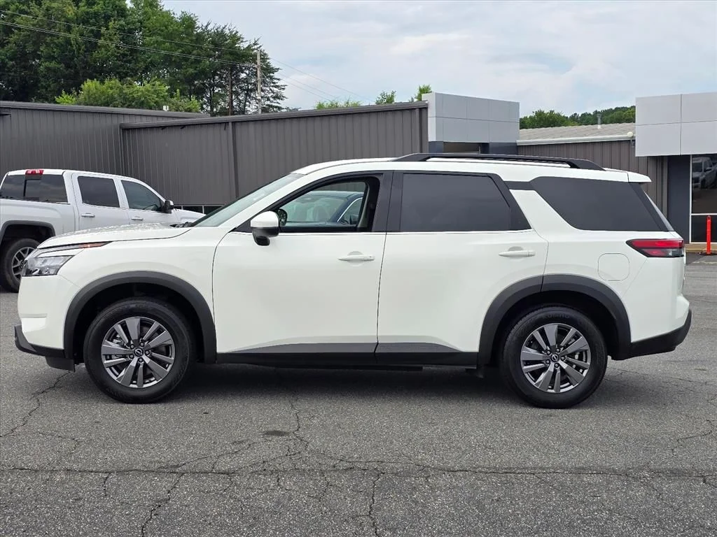 Used 2025 White Nissan SV image 23