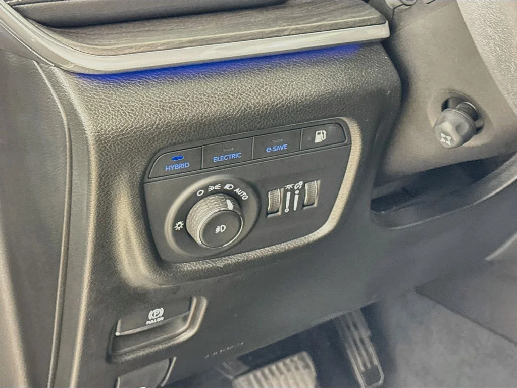 Used 2023 White Jeep Overland 4xe image 10