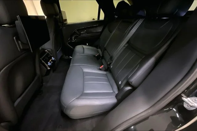 Used 2023 Black Land Rover First Edition image 14