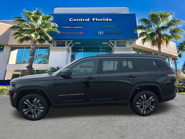 New 2027 High-Gloss Black Paint Jeep Limited image 8