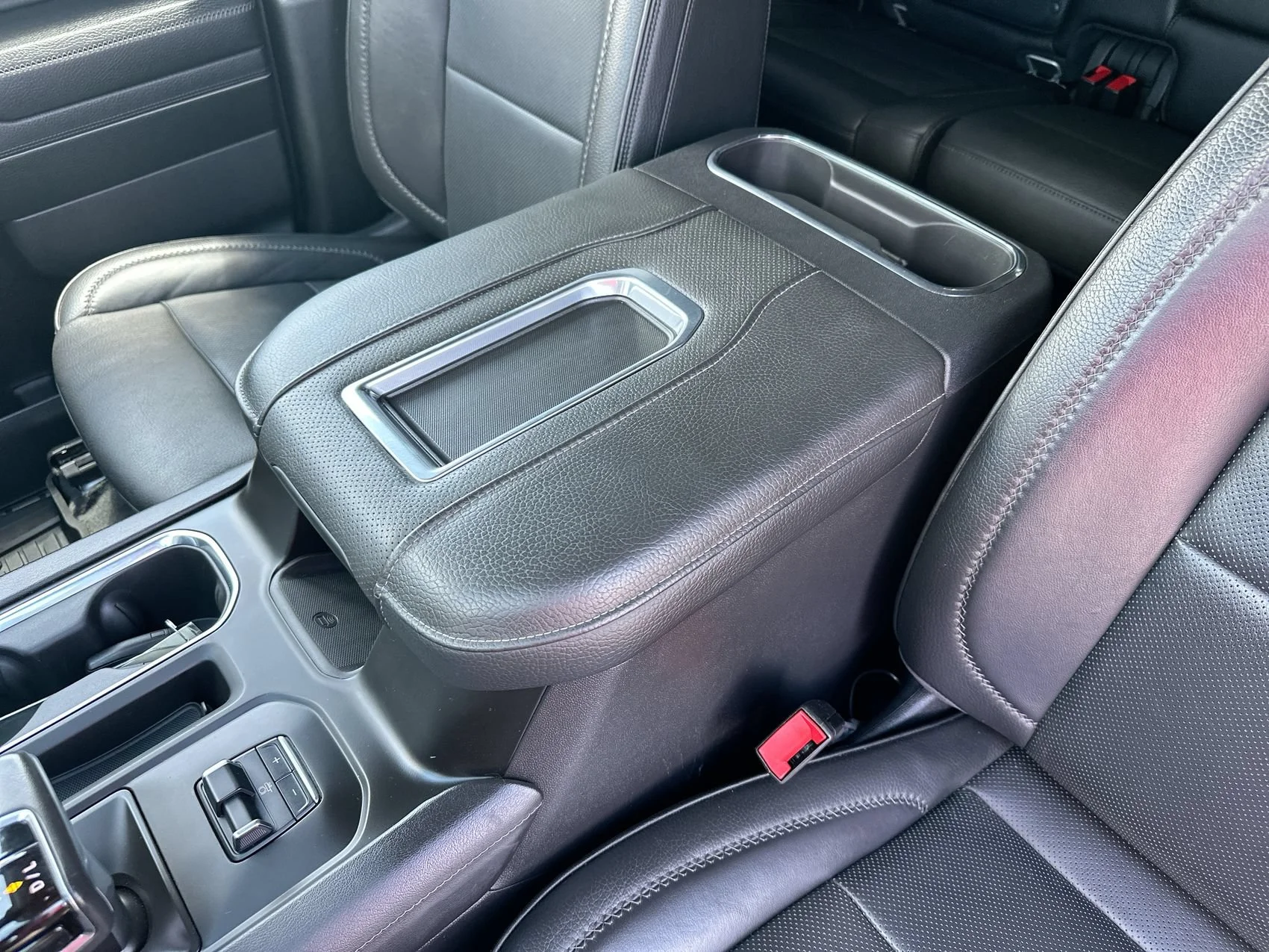 Used 2022 Quicksilver Metallic GMC Denali image 22