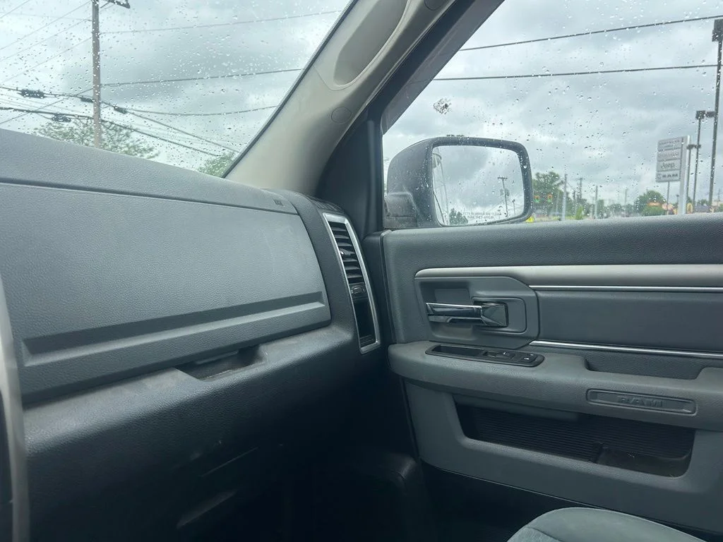 Used 2014 White Ram SLT image 22