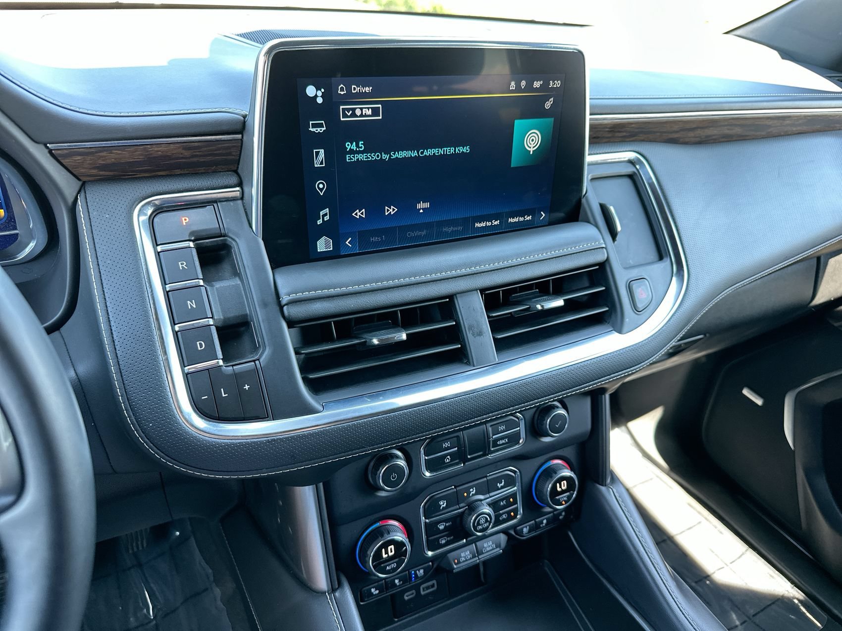 Used 2024 Summit White Chevrolet Premier image 16