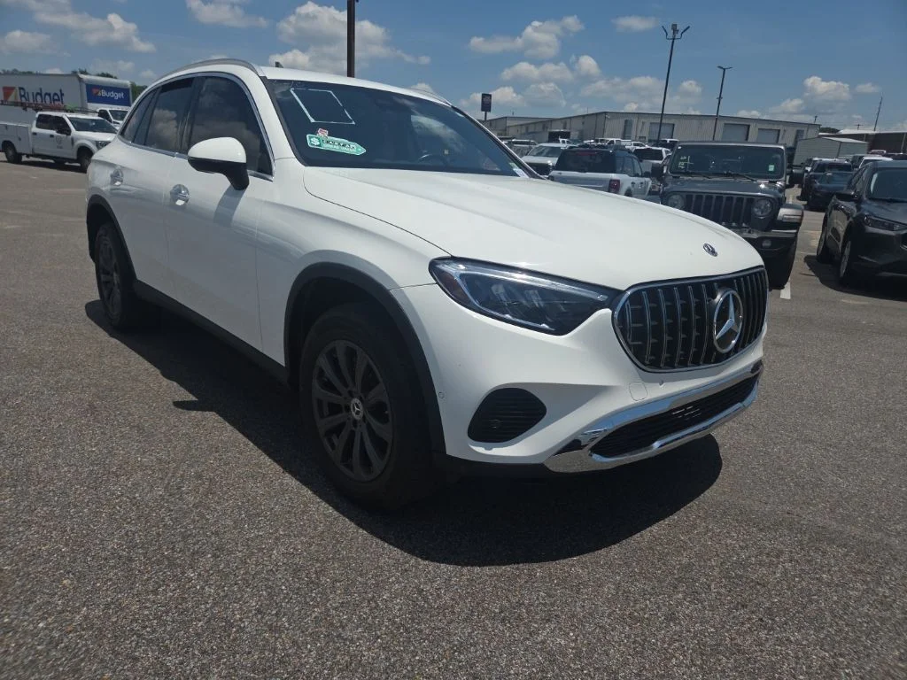 Used 2024 White Mercedes-Benz GLC 300 image 1