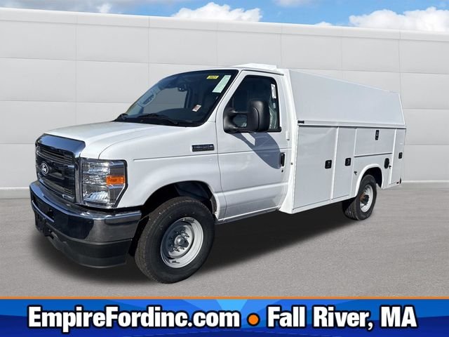 2026 Ford E-Series SRW E-350 Super Duty 138 in WB's photo